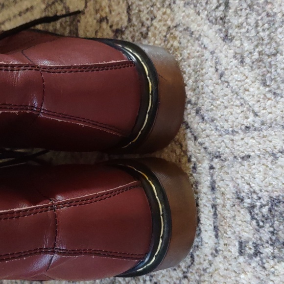 Dr. Martens boots burgundy color - Picture 3 of 9